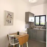 Tony\'S Garden House